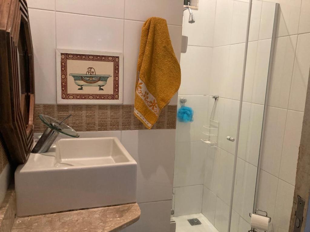 Em Copacabana Apartamento Mobiliado No Posto 6 Rio de Janeiro Esterno foto